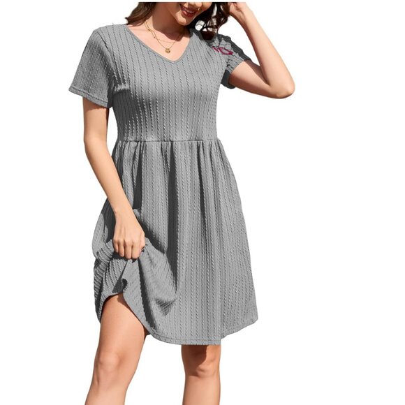 NWT Gray Textured Knit Short Sleeve V-Neck Dress with Pockets – Size M - Picture 1 of 7